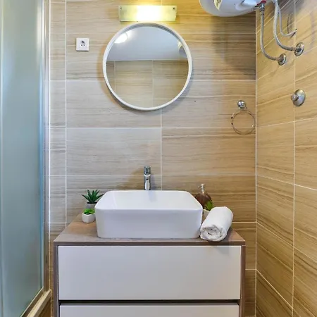 펜션 Ferienhaus Zur Alleinnutzung Mit Pool, Whirlpool, Klimaanlage, Internet Und Balkon Fur 8 Personen *