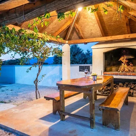Ferienhaus Zur Alleinnutzung Mit Pool, Whirlpool, Klimaanlage, Internet Und Balkon Fur 8 Personen 펜션 *